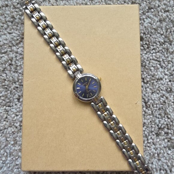 Womans Geneva watch - Picture 6 of 7